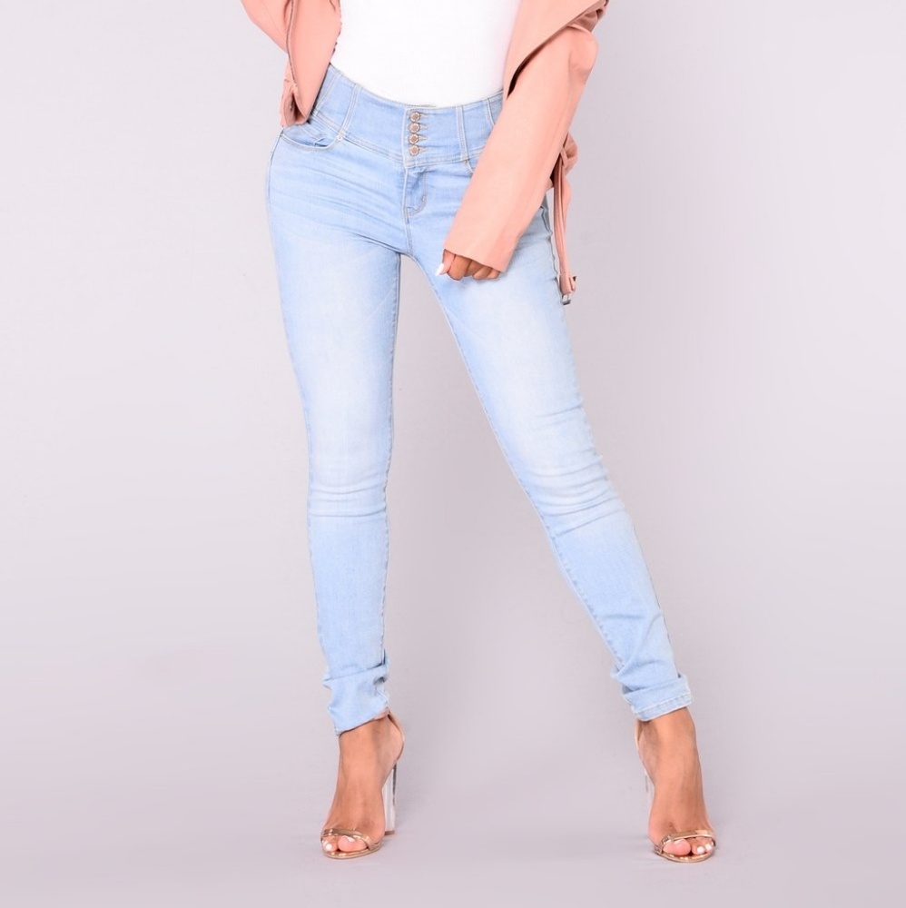 Fasion Nova Jeans - Picture 2 of 5